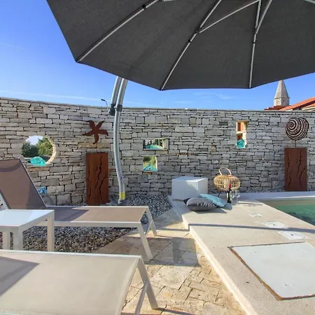 Mit Privatpool Fuer 6 Personen Ca 130 Qm In Kanfanar, Istrien Binnenland Von Istrien *