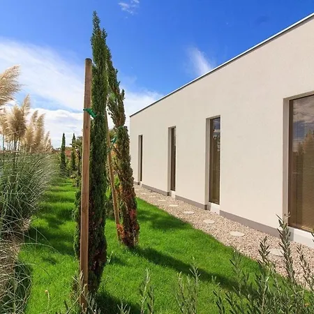 Mit Privatpool Fuer 6 Personen Ca 130 Qm In Kanfanar, Istrien Binnenland Von Istrien Holiday home *