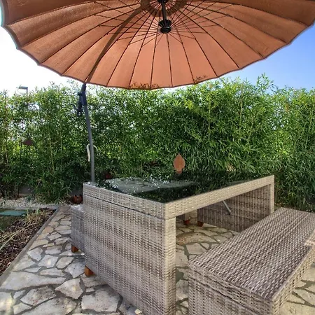 Mit Privatpool Fuer 6 Personen Ca 130 Qm In Kanfanar, Istrien Binnenland Von Istrien Holiday home